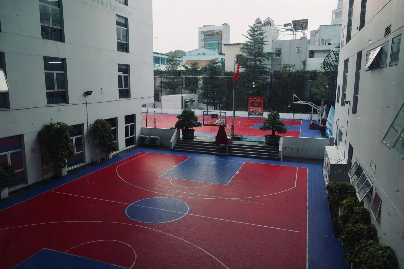四川华益嘉德农业科技：有机肥料与复合肥在农业种植中的对比与应用解析